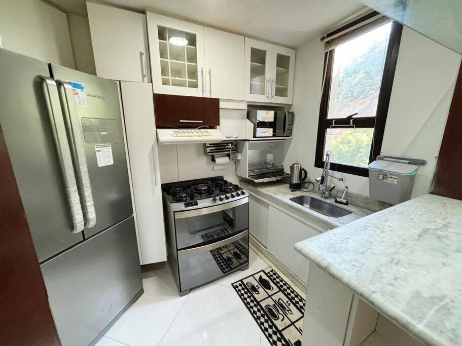 Apartamento A 5min- Com Piscina, Portaria 24hrs, Internet 500mg, Shopping Rio Sul 2min A Pe!
